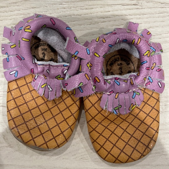 FRESHLY PICKED SPRINKLES SHOES SIZE 3 BROWN PURPLE - Picture 2 of 5